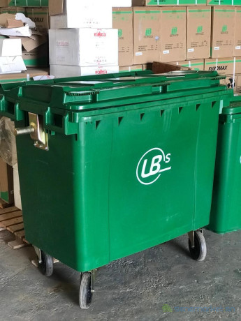 poubelles-professionnelles-en-vente-big-0