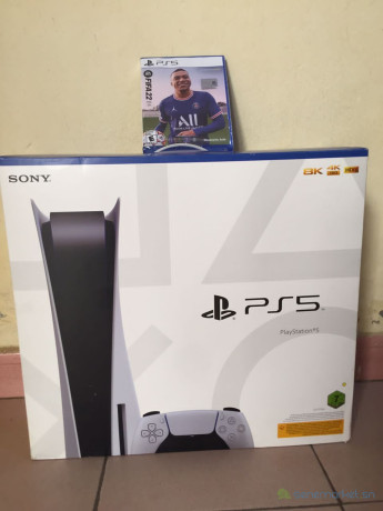 pes-5-standard-825-gb-neuf-scelle-big-1