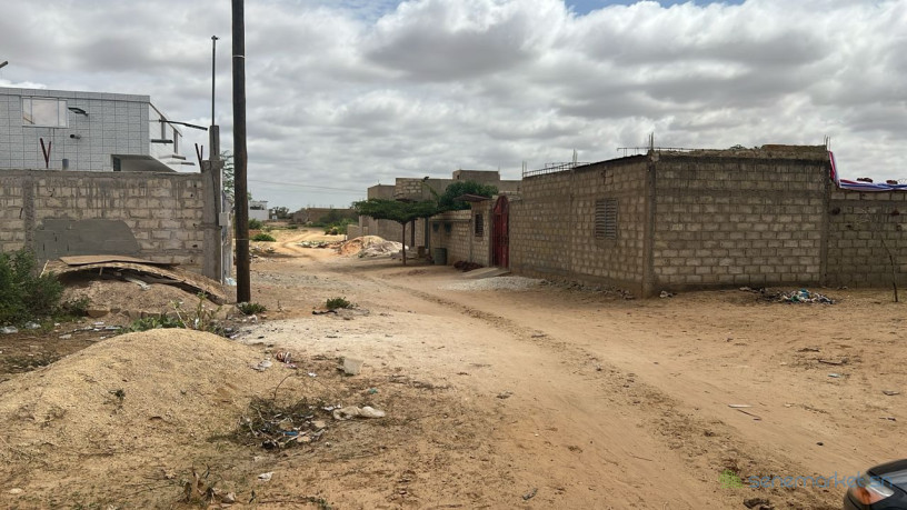 terrains-de-300-metres-carres-a-vendre-a-malicounda-sn-big-1