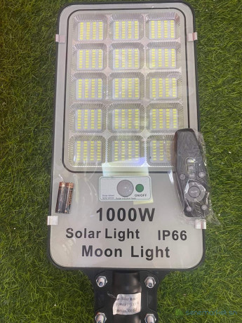 lampadaires-et-projecteurs-solaires-big-4