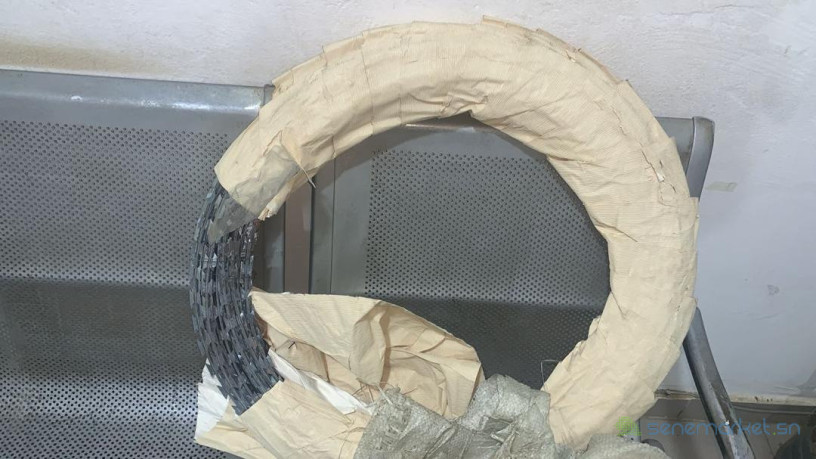 vente-et-installation-des-rouleaux-de-barbeles-a-lame-a-fil-galvanise-a-dakar-big-2