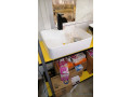 vasque-blanc-carre-avec-un-robinet-mitigeur-arc-pm-small-0