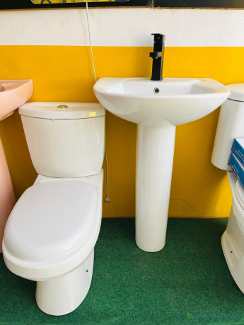 chaise-anglaise-et-lavabo-ocean-big-0