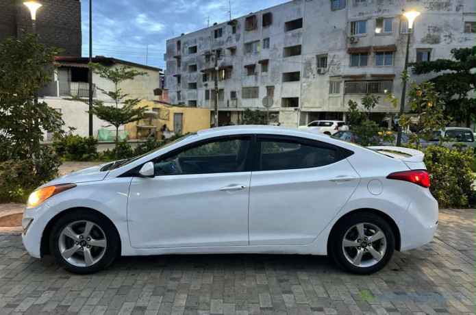 location-de-voitures-et-vente-a-dakar-yoff-virage-big-1