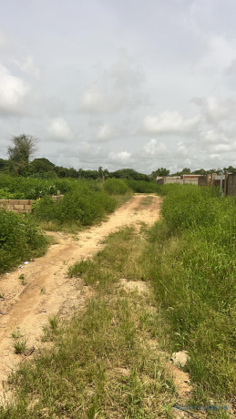 terrain-de-297-metres-carres-a-vendre-a-ngaparou-senegal-big-2