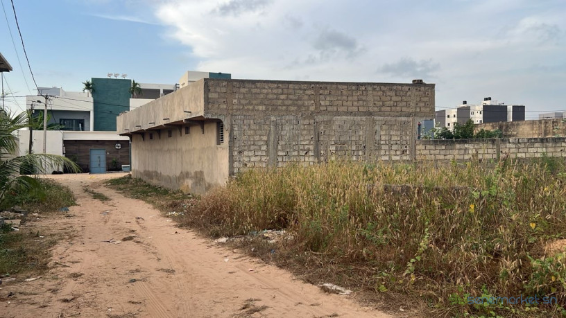 terrain-de-520-metres-carres-a-vendre-a-saly-sn-big-2