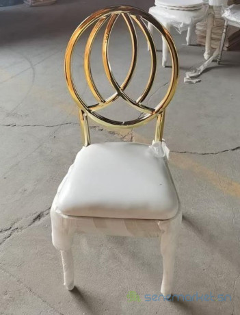 chaise-ceremonie-doree-big-0