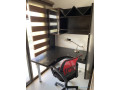 table-de-travail-enfant-et-un-fauteuil-de-bureau-small-0