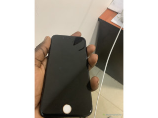 IPhone 8 noire 64gb