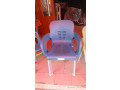 chaise-de-couleur-en-plastique-avec-pieds-inoxydable-small-0