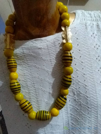 collier-africain-traditionnel-big-2