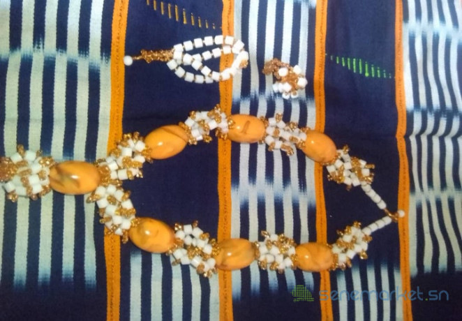 collier-africain-traditionnel-big-3