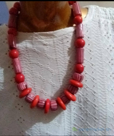 collier-africain-traditionnel-big-1