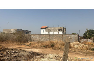 Terrain de 300m2 à vendre à Nguérigne Sn