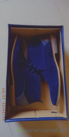 jolie-chaussure-pour-homme-en-daim-de-couleur-bleue-neuf-jamais-portee-big-0