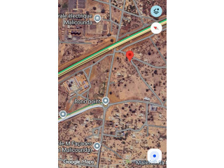 Terrain de 300 mètres carrés à vendre à Malicounda SEN