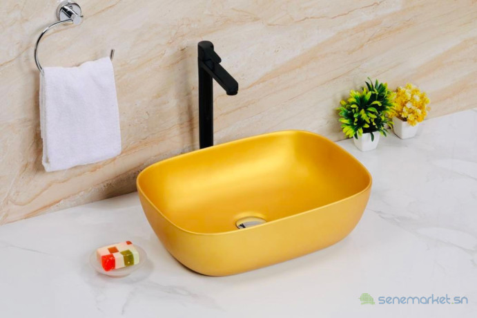 vasque-couleur-avec-un-robinet-big-2