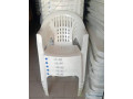 chaises-plastiques-originales-avec-manches-stock-limite-small-0