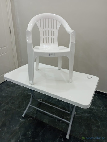 chaises-plastiques-originales-avec-manches-stock-limite-big-1