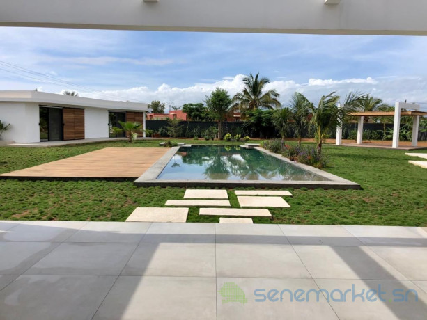 superbe-villa-a-vendre-saly-big-2
