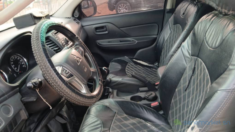 location-de-mitsubishi-l200-longue-duree-big-3