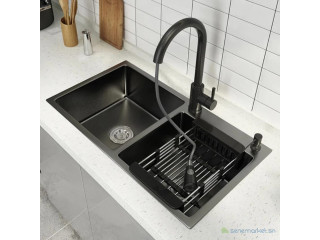 Évier de cuisine avec un robinet mitigeur extractible