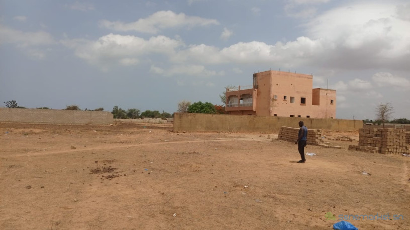 terrain-de-500-metres-carres-a-vendre-a-nguerigne-big-2
