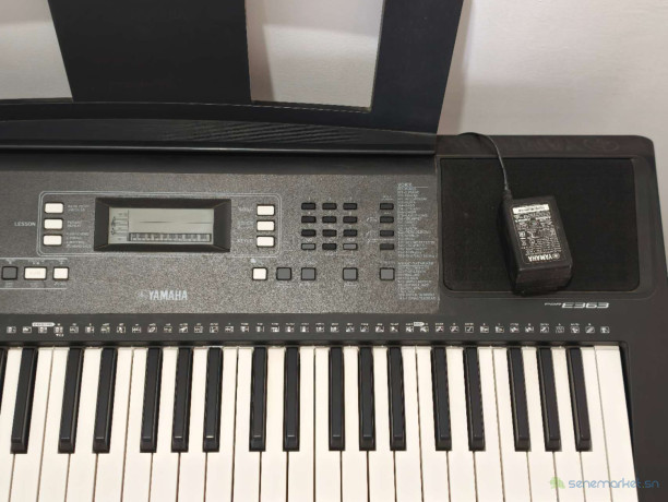 piano-yamaha-psr-e636-big-1