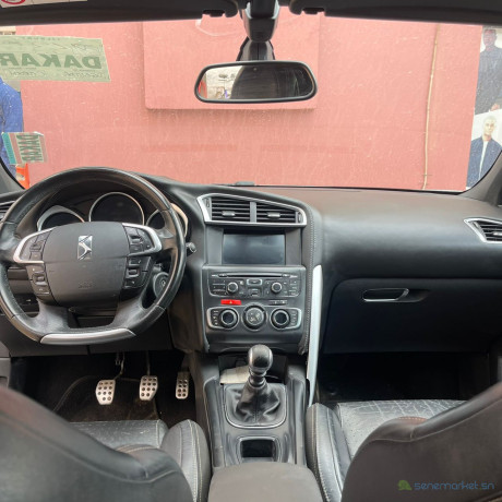 location-voiture-citroen-ds4-big-1