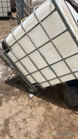 cuve-a-eau-1000-litres-a-vendre-big-2
