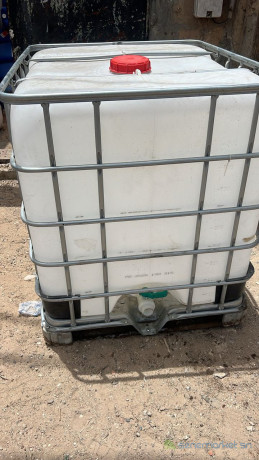 cuve-a-eau-1000-litres-a-vendre-big-1