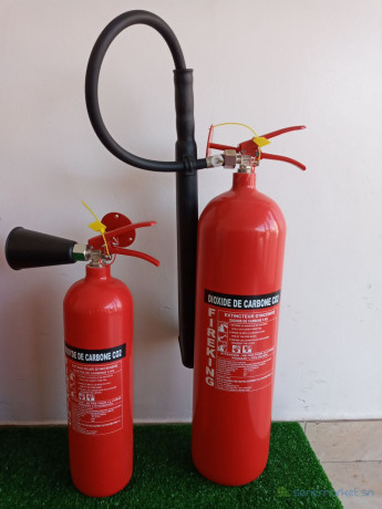 vente-des-extincteurs-a-poudre-abc-co2-big-1