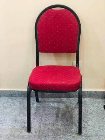 vente-de-chaises-plastiques-et-vip-de-qualite-big-2