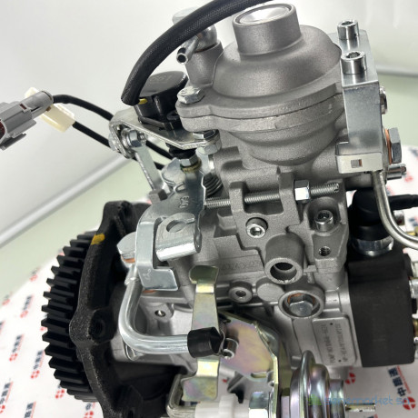 common-rail-injector-valve-f00rj01129-n-common-rail-injector-valve-f00v-c01-053-big-0