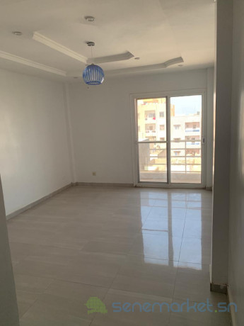 tres-bel-appartement-a-cite-mixta-big-1