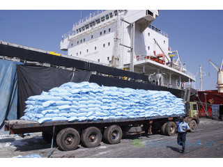 Nous avons besoin de 500 camions pour transporter du riz vers le Mali. Les intéressés peuvent appeler sur ces numéro: NB: TRÈS URGENT