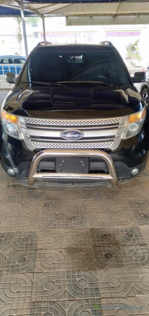 ford-explorer-2013-big-0