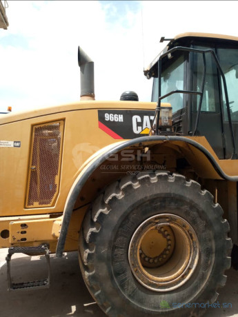 location-dun-bulldozer-pour-des-gros-oeuvres-et-travaux-big-3