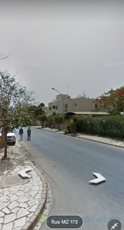 villa-650m2-confidentiel-a-bazarder-fenetre-mermoz-pres-de-chez-macky-sall-big-2