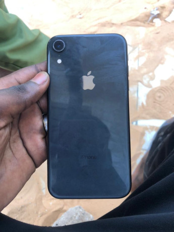 iphone-xr-big-2