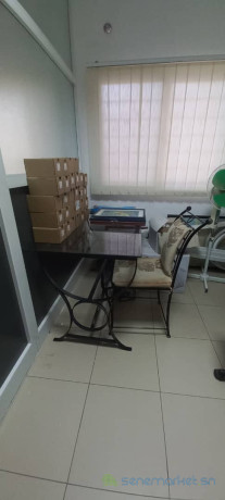vent-2-lots-de-5-tables-en-verre-2-chaises-par-lot-big-1