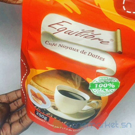 equilibre-au-noyaux-de-cafe-big-0