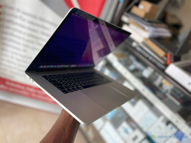 macbook-pro-touch-bar-2019-big-2