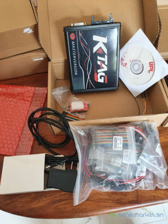 des-machines-diagnostiques-et-cables-pour-voitures-big-1