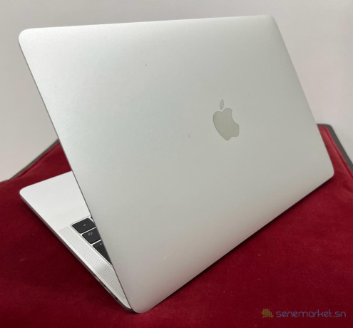 macbook-pro-2016-touch-bar-big-0