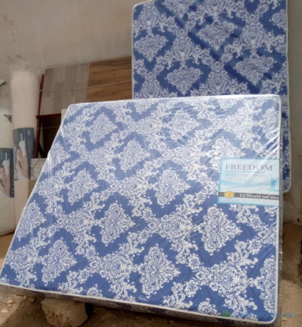 matelas-ressort-orthopedique-durable-big-1