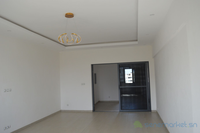 appartement-de-3-chambres-tout-neuf-a-louer-a-point-e-big-2
