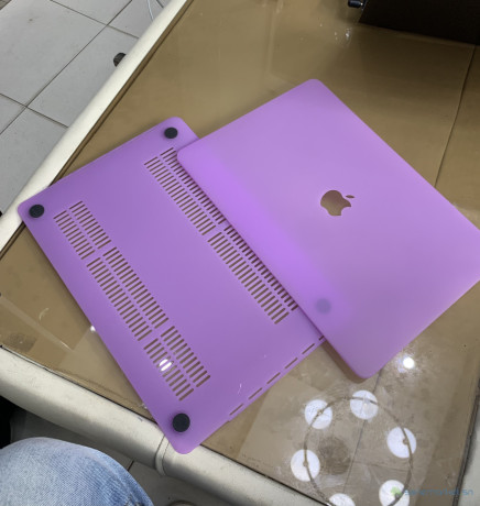 macbook-pro-retina-2018-touch-bar-big-2