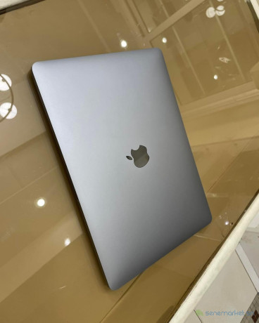 macbook-pro-2020-touch-bar-big-1