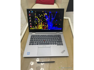 Lenovo Thinkpad X1 Carbon Yoga, 8ème génération.